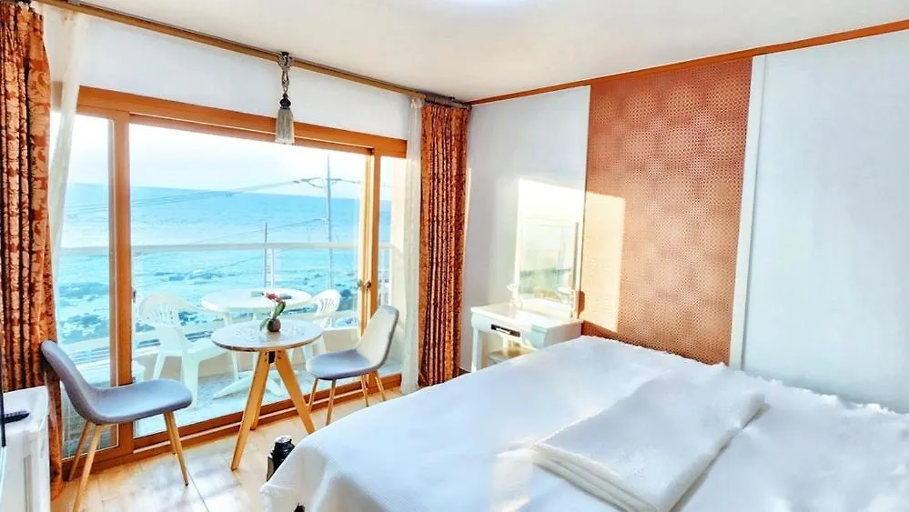 Jeju Yongdam House Hotel