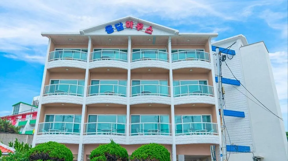 Jeju Yongdam House Hotel