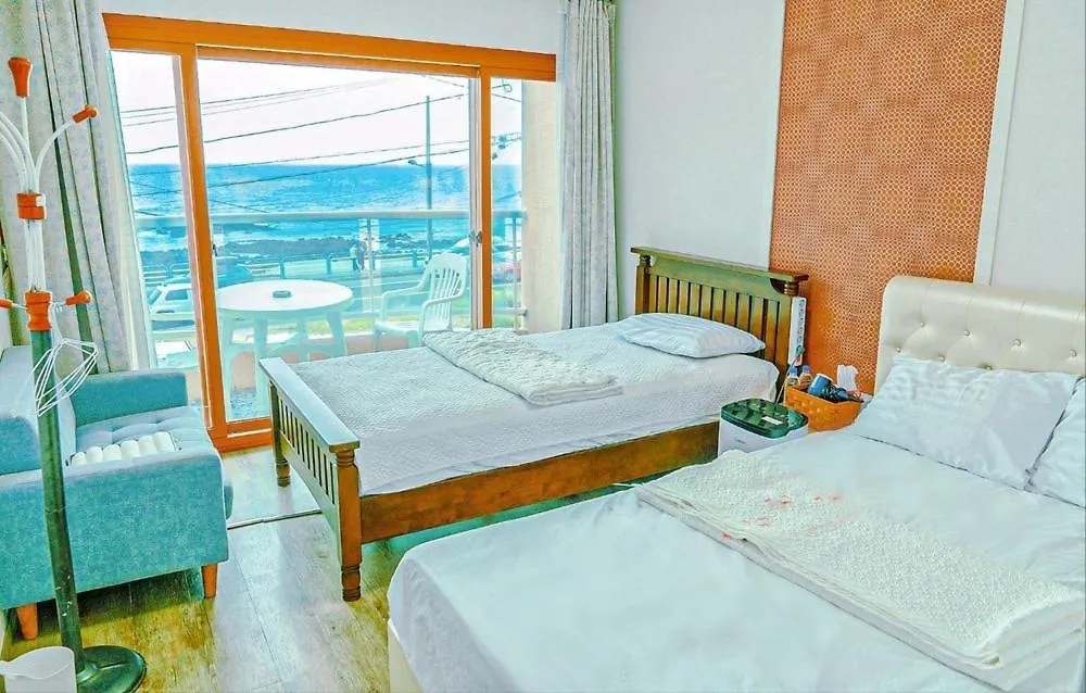 Jeju Yongdam House Hotel 0*,