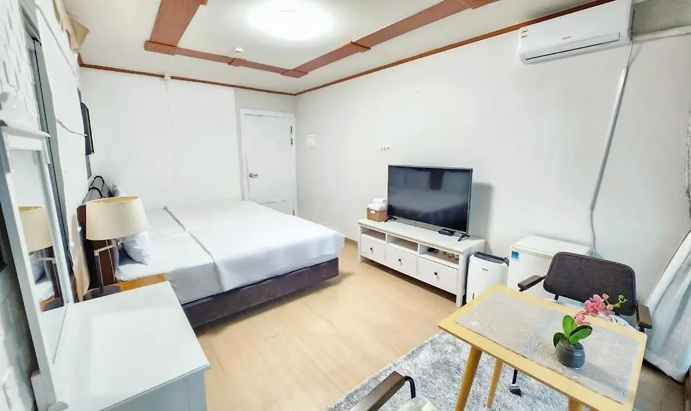 Jeju Yongdam House Hotel Guest house